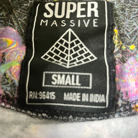 SUPER MASSIVE Psychedelic Magic Mushroom Tee With Cap Sleeves Grey/Black Small - Picture 7 of 9